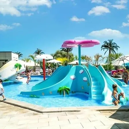 Alezzi Beach Seaview * ナボダリ
