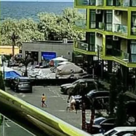 Alezzi Beach Seaview Apartment Navodari