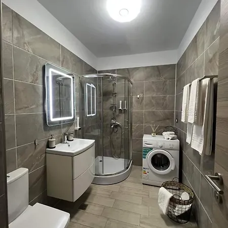 Alezzi Beach Seaview Apartament *